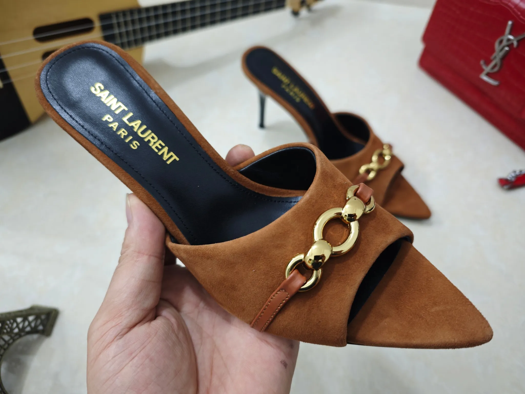 👟👟Ex-factory price 520👟👟【Saint Laurent】Yves Saint Laurent, stiletto heel YSL sandals💃2025 early spring counter synchronizes the latest styles, YSL, decoration👠 Classic and high-quality glamorous masterpieces, the hottest spring and summer series in the counter, with temperament, fashion, classic and attractive design style 😌The effect on the feet is particularly beautiful〰️, the materials are imported from Italy 🇮🇹Black sheep, lining, and foot pads; sheepskin, mid-heeled sandals, size 35-41 (34.41.42 must be customized, non-refundable) outsole; imported genuine leather outsole, with full counter packaging